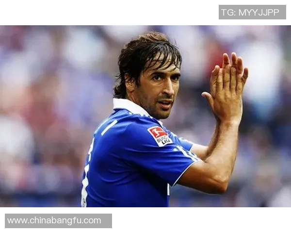 足球明星捂耳朵瞬间视频素材分享引发热议与讨论